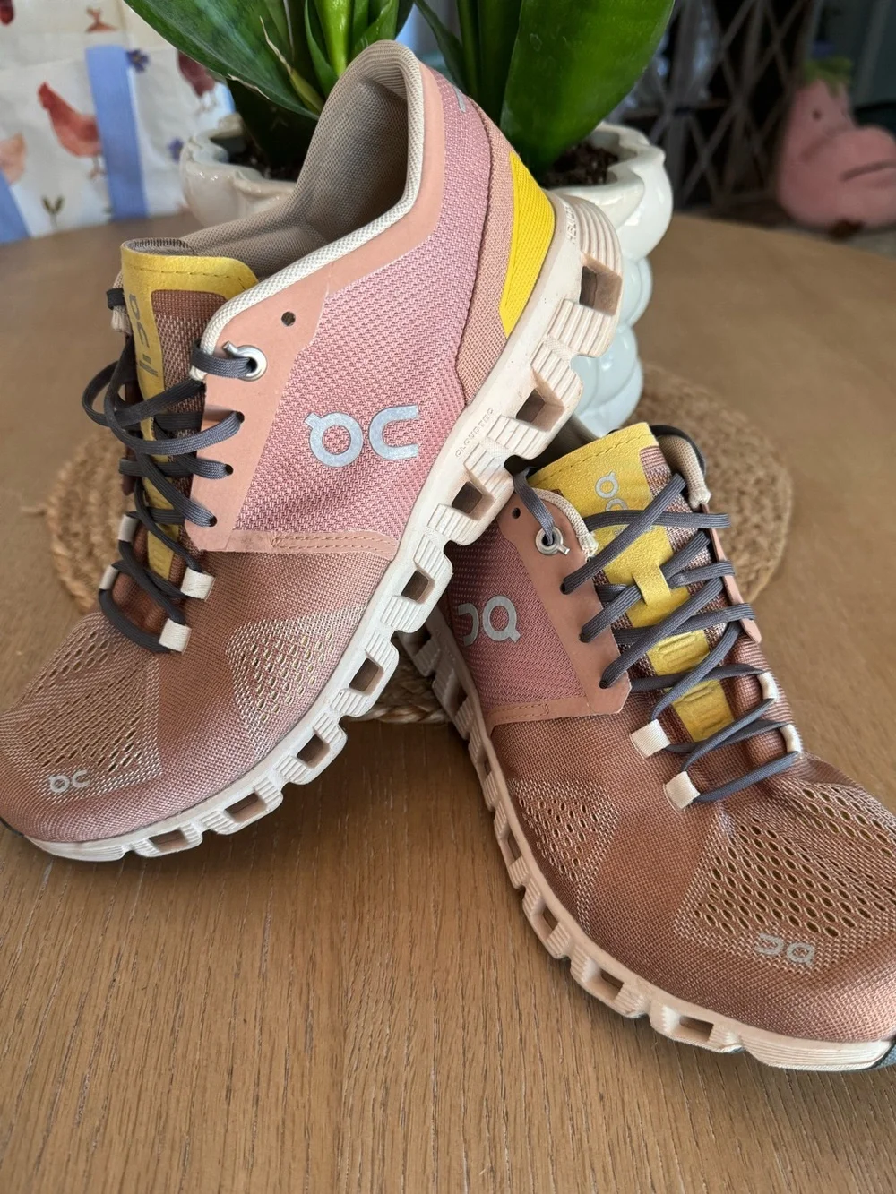 On Cloud Mocha X running shoe size 9 - Picture 1 of 5